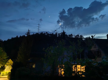 Night mode doesn’t really brighten up the scene.