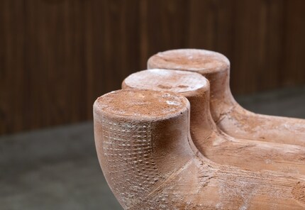 Le tabouret en bio-ciment montre de nouvelles façons de développer des produits.