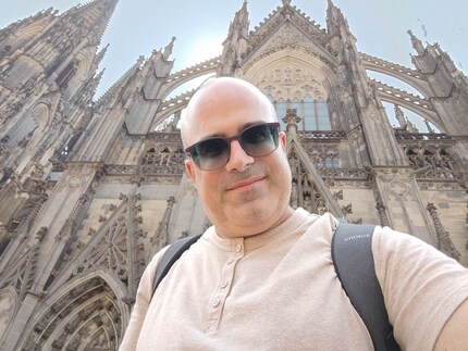 Les couleurs de l’arrière-plan ne correspondent pas du tout, tout semble décoloré.