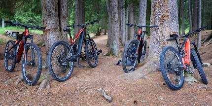 Bereit für den Trail: E-MTBs mit dem Shimano EP801 Antriebssystem.