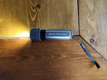 Lumière dans l'œuf avec une lampe : «Schieren» vient du bas allemand et signifie «pure».