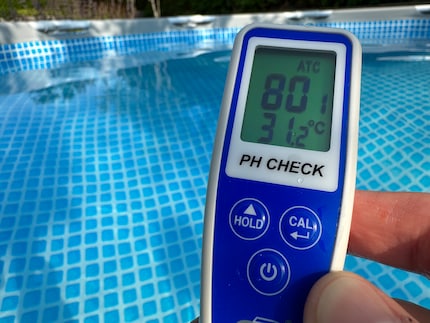 Acqua calda, valore pH troppo alto. Questo è ciò che mi mostra il misuratore digitale di pH.