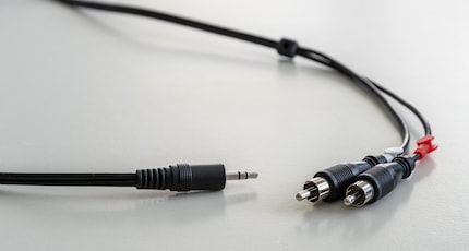 Mit diesem Kabel kann ich das iPad über den Kopfhörerausgang mit dem Kassettendeck verbinden – direkt oder via Verstärker.