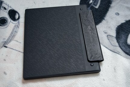 The cover doesn’t protect the back.