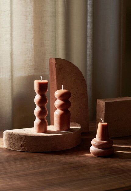 In Bernstein fügen sich die Torno-Kerzen nahtlos ins Interieur ein.