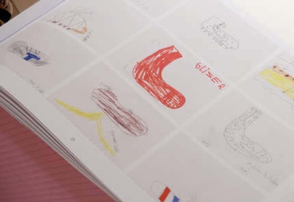 Pour que le duo de designers puisse répondre aux souhaits des enfants, il leur a demandé de dessiner la chaussure de leurs rêves.