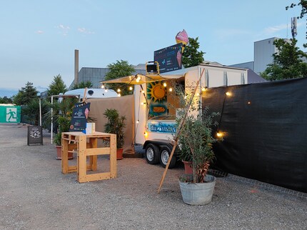 Low light makes this photo look a little flatter, but I still think it captures the mood beautifully. 