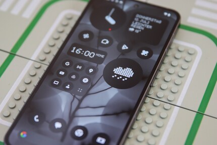 Nothing OS is most apparent on the home screen.
