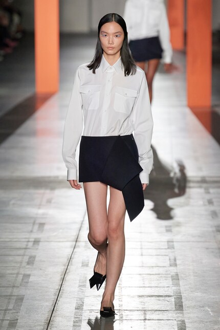 Une traîne subtile chez Prada ...