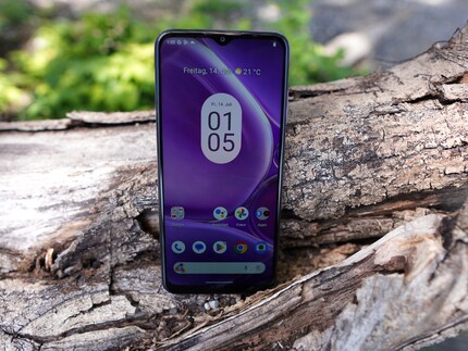 Der Screen braucht nicht viel Energie, ist aber auch an der Sonne noch gut ablesbar.