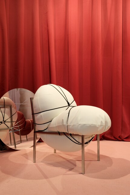«Oxitocina» is made up of a steel frame, two cushions and bondage-inspired rope systems.
