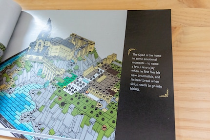 In the assembly instructions, you’ll learn background information about the individual parts of the building.