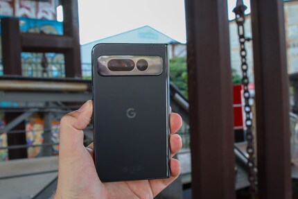 Die Kameras befinden sich auch beim Fold im für Pixel-Smartphones typischen Balken.