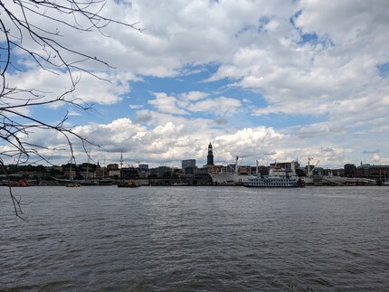 Zum Vergleich: die Hauptkamera von der gleichen Position.