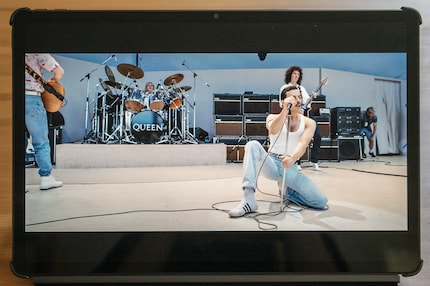 Il film Bohemian Rhapsody è fantastico da guardare sul tablet, anche se preferirei vedere i Queen dal vivo.