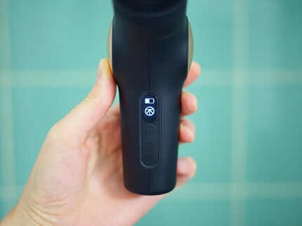 Die Intensität stellst du am Gerät ein, die Bedienung ist einfach.