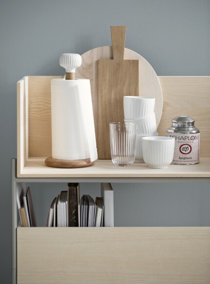 The line pattern on the handle is the hallmark of the entire «Hammershøi» collection.