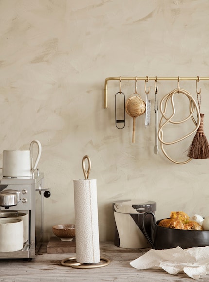 The contrast between the whimsical shape and the heaviness of the metal makes the design language of «Curvature» exciting.