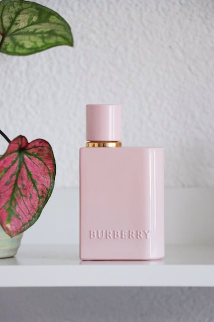 Der kleine Flakon ist ziemlich schwer.