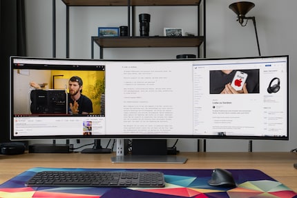I find the 32:9 format really practical for work. To quickly arrange windows side by side, I use the Magnet tool on macOS.