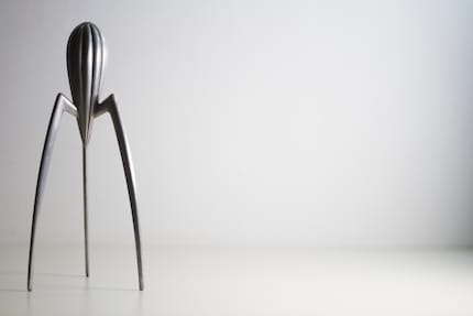 Anche questo era già inutile: un classico del design per Alessi di Starck.