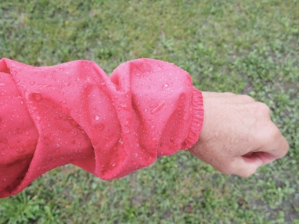 The water drops stayed on the outside, even if the jacket does look like the softshell kind.