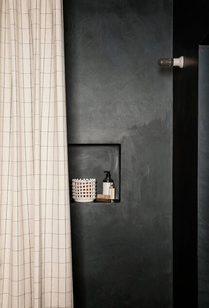 Tone on tone: if the niche were empty, it would be almost invisible.