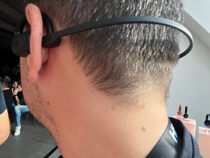 With the headband, the Soundgear Sense only lasted halfway on me.