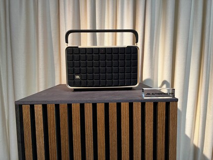 Like its little brother, the 300 is portable and equipped with a rechargeable battery.