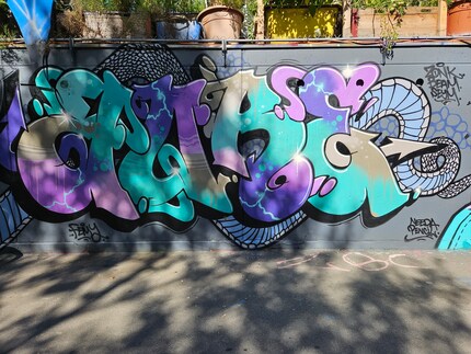 Und eimal die Wand ohne Weitwinkel.