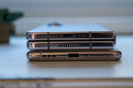 Mein Oppo Find X5 (unten) im Vergleich mit dem Galaxy Z Fold 5.
