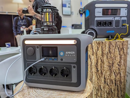 Anker Solix C1000 with LED light strip.