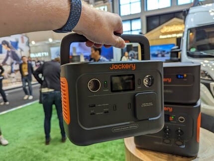 Jackery Explorer 300 Plus: Compact and with power socket.