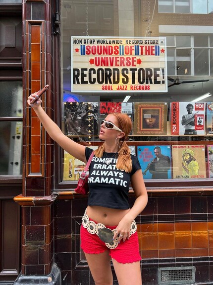 Hotpants und Concho-Gürtel – eine etwas wildere Interpretation des Trends.