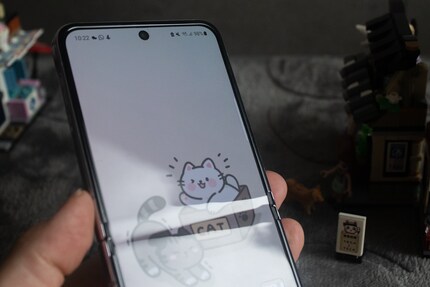 …the crease is prominent.