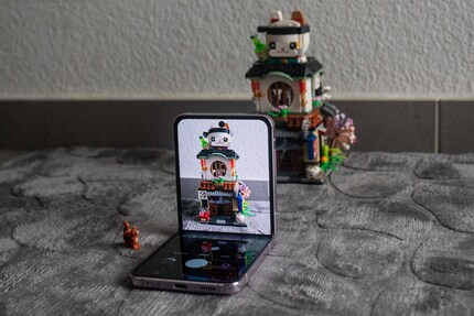 The Flip5 is easy to set up for photos.