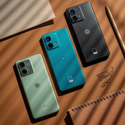 Die drei Farben des Edge 40 Neo nebeneinander.