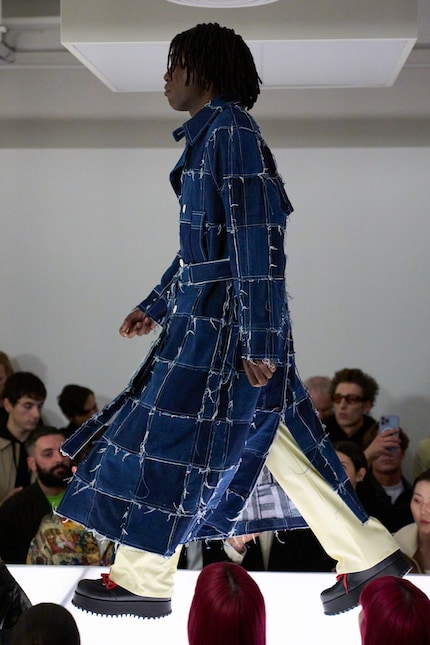 Ein Patchwork-Mantel aus der aktuellen Sunnei-Kollektion.