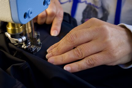 Siccome le cuciture si fanno in loco, le riparazioni possono essere effettuate anche senza elevati costi di trasporto.