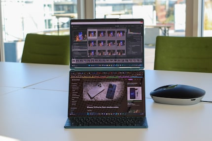 Du kannst die zwei Bildschirme im Hoch- oder Querformat nutzen.