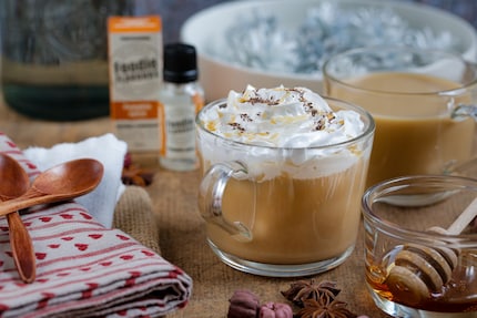 Good to drink - and now also to wear: the Pumpkin Spice Latte. 