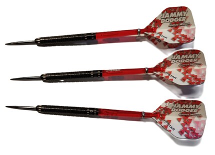 The barrels of the «Bull's James Wilson Black Edition Steeldarts» are rather plain in appearance. I like the silver highlights as well as the engraved Bull's logo and the player's signature.