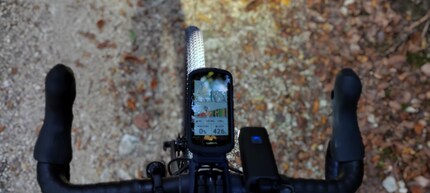 Avec le support StrapFix, la lampe bascule vers le bas au moindre choc. 