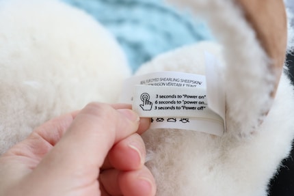 Der eingebaute Kopfhörer lässt sich ganz einfach bedienen.