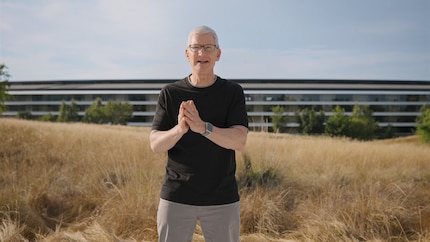 Dans d'autres keynotes (ici de la WWDC en juin), Apple a utilisé la profondeur de champ de manière ciblée pour séparer la personne de l'arrière-plan. Mais cela n'est possible qu'avec de grandes caméras.