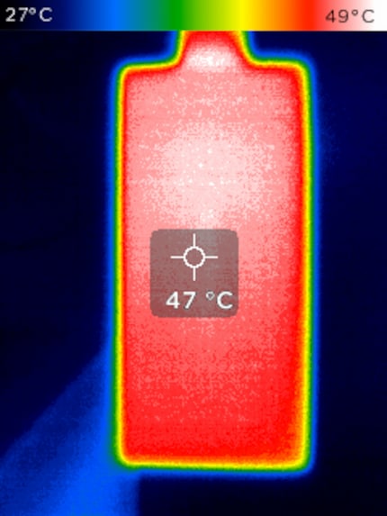 La temperatura superficiale suggerisce che all'interno c'è molto calore.