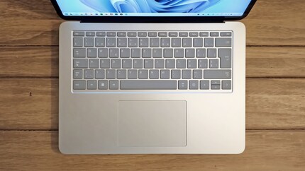 The touchpad has no physical buttons, even though it feels like one when I press it.