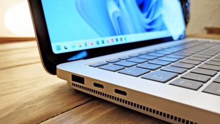 On the left, there is one USB-A and two Thunderbolt 4 ports.