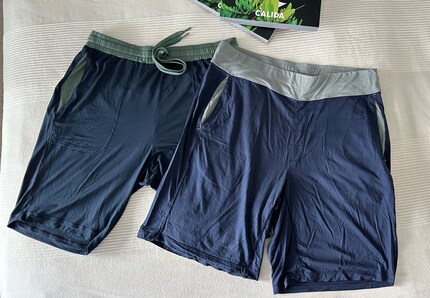 Zwei Shorts, die sich mindestens so ähnlich sehen wie die Klitschko-Brüder. (Und bevor jemand fragt: Nein, ich bügle meine Pyjamas nicht.)