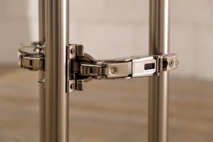 The Ailix lamp is fitted with TV splitters, connections for compressed air guns or tap connections.